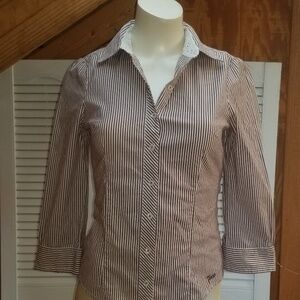 NWOT Guess white button down w/rust pinstripes SM